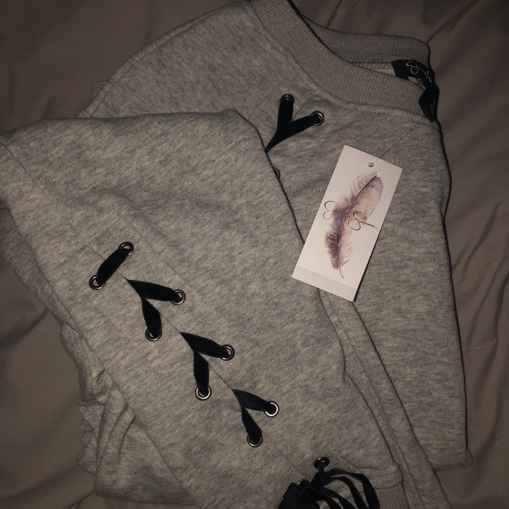 Jessica Simpson pullover - Picture 2 of 2